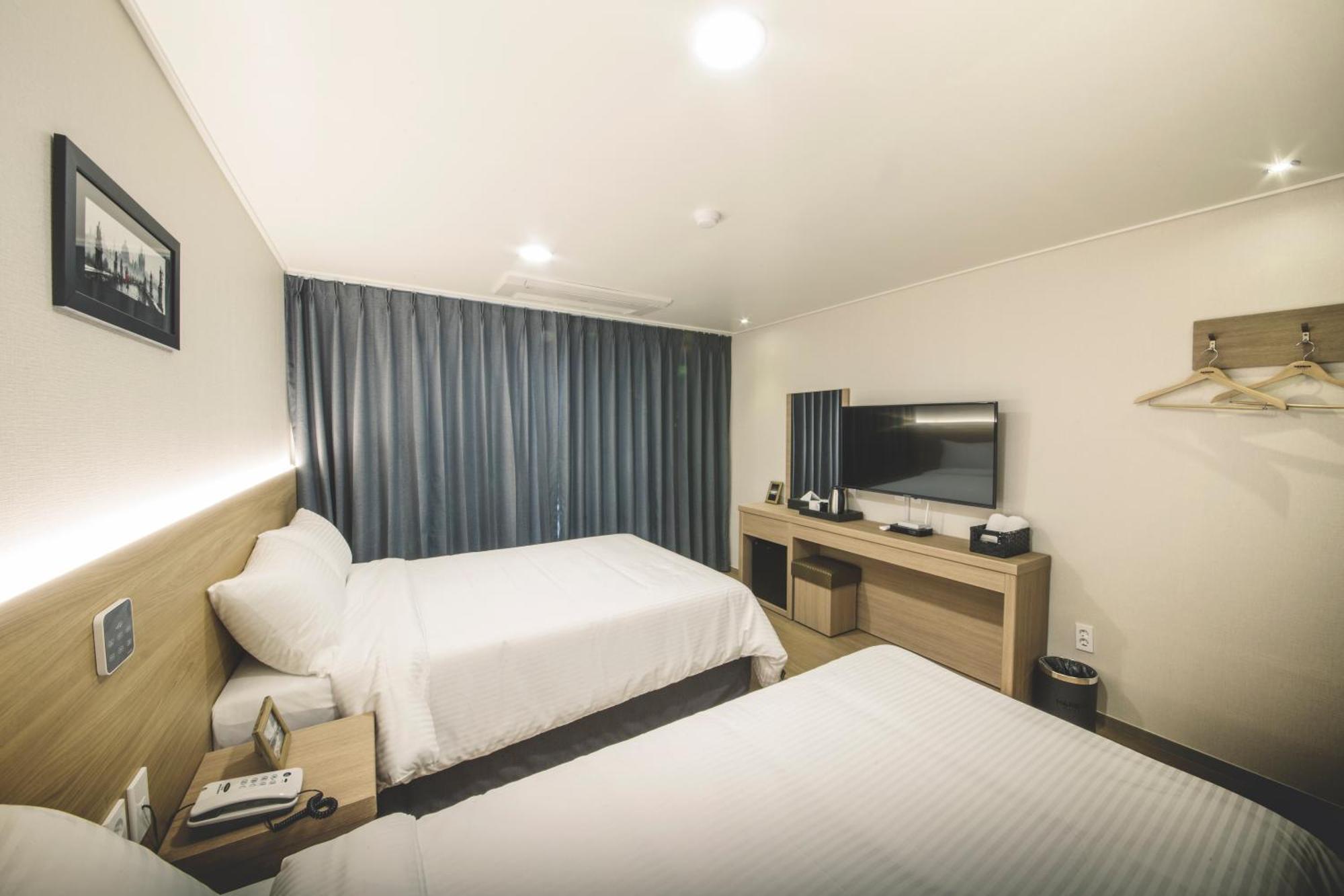 Harbor Hotel Чеджудо Номер фото