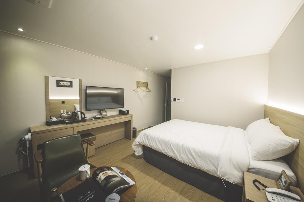 Harbor Hotel Чеджудо Экстерьер фото